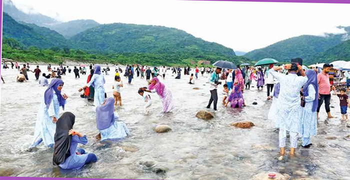 পর্যটকদের সতর্কবার্তা সাদাপাথর ভ্রমণে