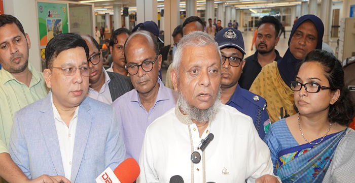 সারওয়ার ‘চোখ খুলে দিয়েছেন’, মাজারের স্বচ্ছতা ‘নিশ্চিত করবো’: আরিফুল হক