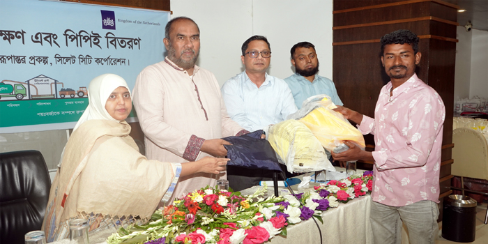 নিরাপদ কর্মীই পরিচ্ছন্ন নগর গড়ার মূল শক্তি: সিসিক প্রশাসক