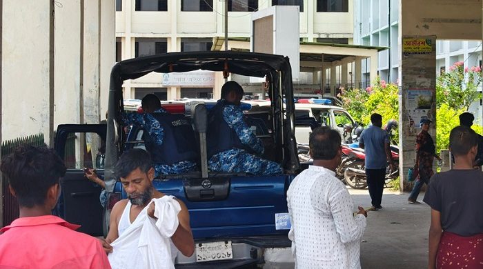 সুন্দরবনে কোস্ট গার্ডের সঙ্গে ‘দুলাভাই বাহিনী’র গোলাগুলি, নিহত ১