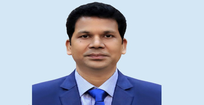সিলেটের নতুন ডিসি যোগদান নিয়ে অনিশ্চয়তা, বিমানবন্দর থেকে ফিরে গেলেন