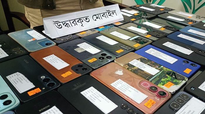 সিলেটে চুরি-ছিনতাই হওয়া ৪৪ মোবাইল ফোন উদ্ধার করল পুলিশ