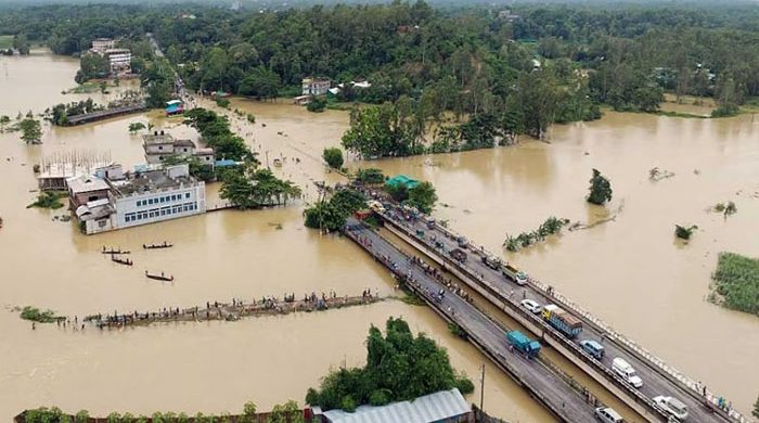 চট্টগ্রাম পাহাড়ি ঢল-বৃষ্টিতে বিপর্যস্ত, ১১ মৃত্যু, পানিবন্দি সাড়ে ৬ লাখ মানুষ