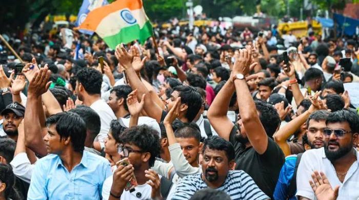 দিল্লিতে পুলিশের সাথে বিক্ষোভকারীদের সংঘর্ষ, ইন্টারনেট বন্ধ