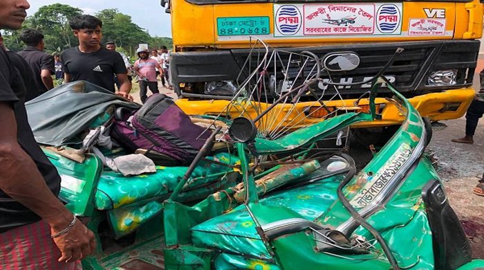 ওসমানীনগরে ট্রাক-সিএনজির সংঘর্ষ