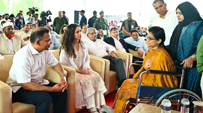 জুলাই আহত যোদ্ধা মিতুর খোঁজ নিলেন প্রধানমন্ত্রী