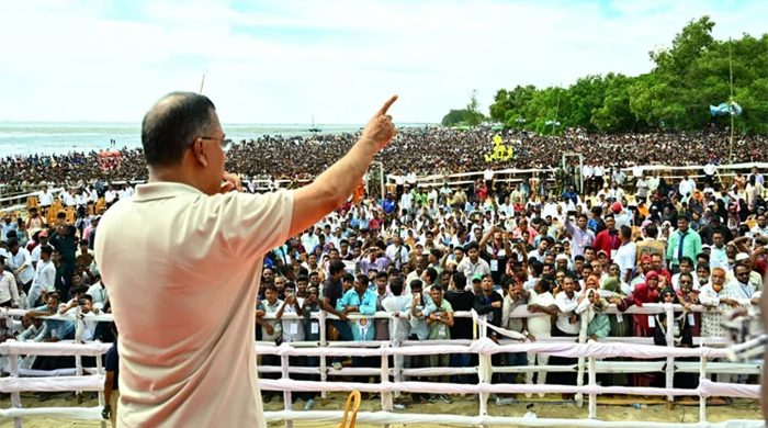 বিভ্রান্তিকর কথা বলে জনগণের শান্তি নষ্ট করবেন না: প্রধানমন্ত্রী