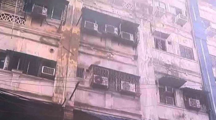 কলকাতায় নিউমার্কেটের কাছে হোটেলে আগুনে ৯ বাংলাদেশির মৃত্যু