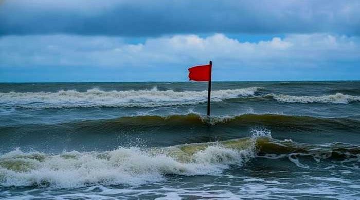 বঙ্গোপসাগরে লঘুচাপ, চার সমুদ্রবন্দরে ৩ নম্বর সতর্ক সংকেত