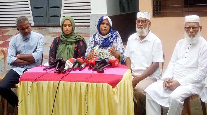 নিহত আব্দুস সাত্তার ও সুরাইয়া বেগমের সন্তানদের সংবাদ সম্মেলন