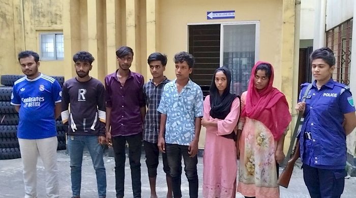 সিলেটের সীমান্ত দিয়ে ভারতে পাচারের সময় নারীসহ আটক ৭