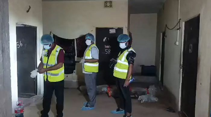 তালাবদ্ধ কক্ষ থেকে একই পরিবারের তিনজনের মরদেহ উদ্ধার