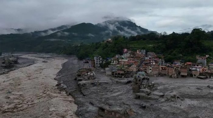 কেঁপে উঠলো তিব্বত-নেপাল