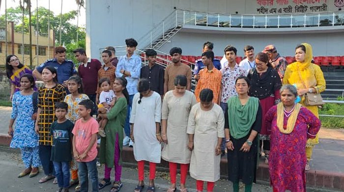 বেনাপোল দিয়ে দেশে ফিরলেন শিশুসহ ১৮ বাংলাদেশি
