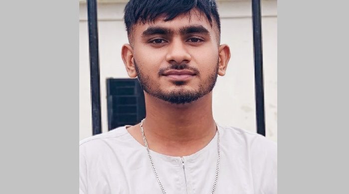 নিয়ন্ত্রণ হারিয়ে সড়কের মোটর সাইকল ফুটবলারের মুত্যু