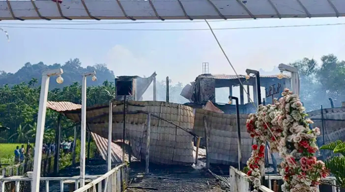 কক্সবাজারে রিসোর্টে আগুন, নিহত বেড়ে ৬