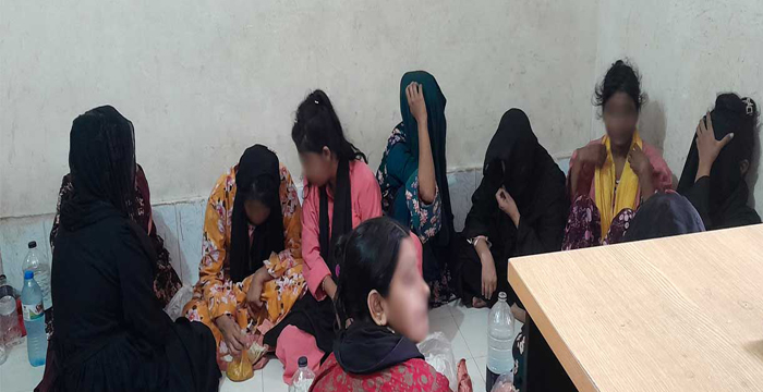 আবাসিক হোটেলে অভিযান, নারী-পুরুষসহ গ্রেপ্তার ৩৯