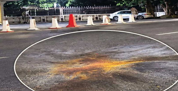 প্রধানমন্ত্রীর কার্যালয়ের সামনে ককটেল বিস্ফোরণ
